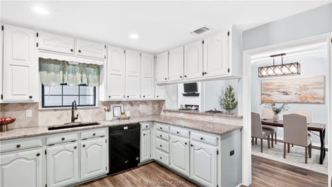 Tiny photo for 3915 Old Oaks Drive, Bryan, TX 77802 (MLS # 26012211)