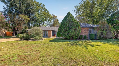 Tiny photo for 3915 Old Oaks Drive, Bryan, TX 77802 (MLS # 26012211)