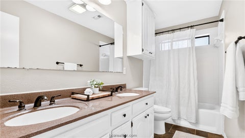 Tiny photo for 3915 Old Oaks Drive, Bryan, TX 77802 (MLS # 26012211)