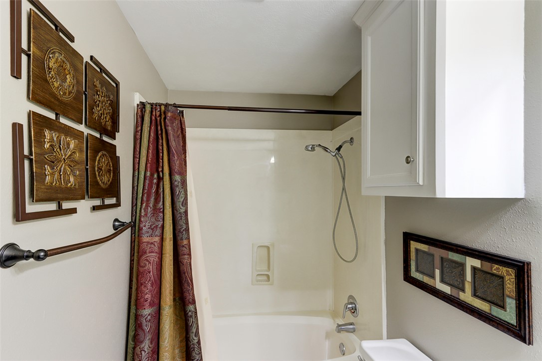 College Station, Texas 77845, United States, 3 Bedrooms Bedrooms, ,2 BathroomsBathrooms,Residential,Pending,21265