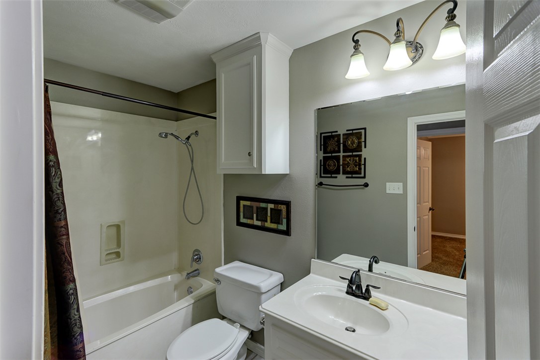 College Station, Texas 77845, United States, 3 Bedrooms Bedrooms, ,2 BathroomsBathrooms,Residential,Pending,21265