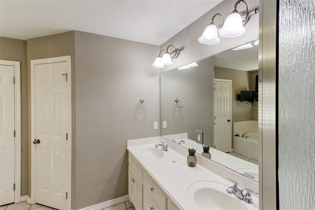 College Station, Texas 77845, United States, 3 Bedrooms Bedrooms, ,2 BathroomsBathrooms,Residential,Pending,21265