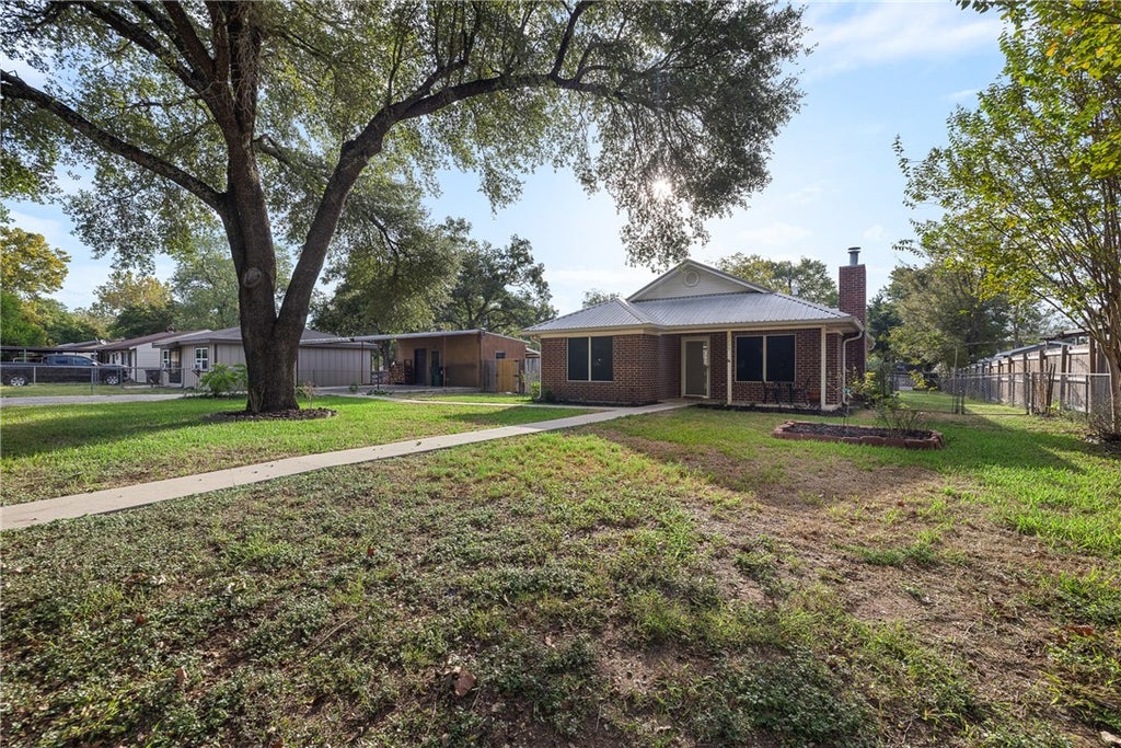 Photo of 2209 Emerald Drive, Bryan, TX 77803 (MLS # 26011964)