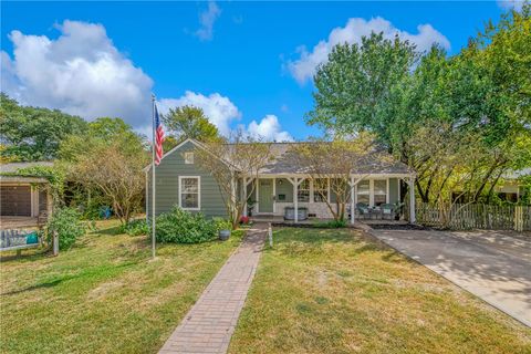 Photo of 709 S Coulter Drive NW, Bryan, TX 77803 (MLS # 25010518)