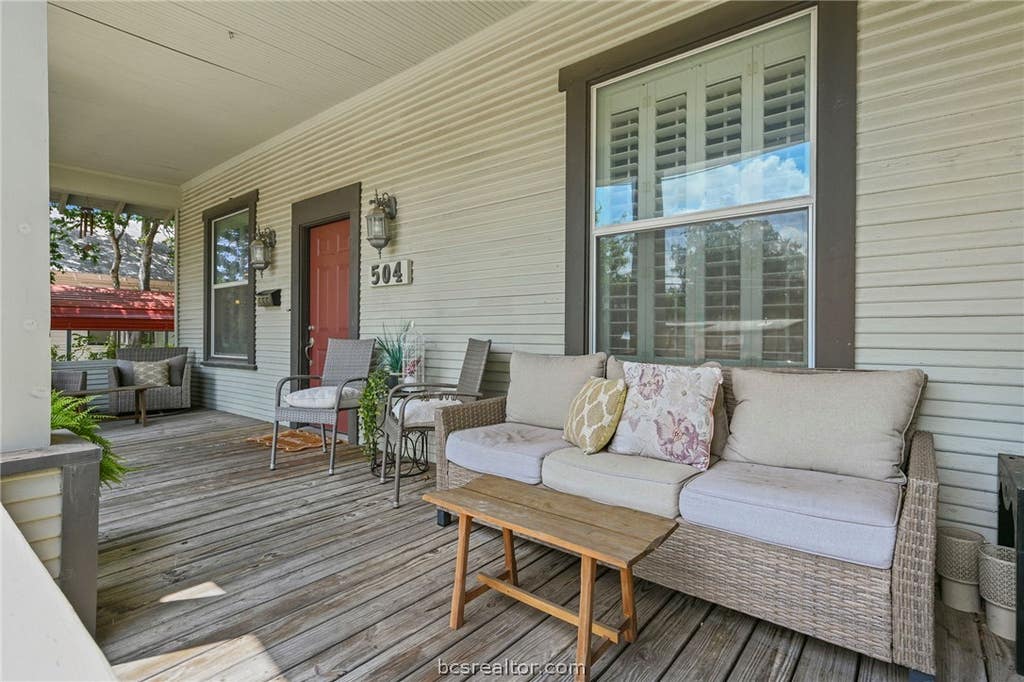 Photo of 504 W 28th Street, Bryan, TX 77803 (MLS # 26010175)