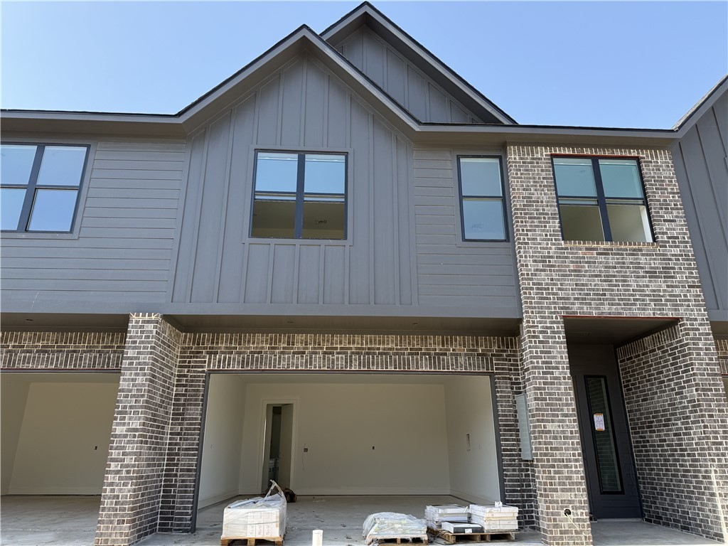 College Station, Texas 77840, United States, 4 Bedrooms Bedrooms, ,5 BathroomsBathrooms,Residential,Pending,82056