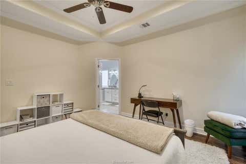 Tiny photo for 1104 Jennifer Street, Madisonville, TX 77864 (MLS # 26009346)
