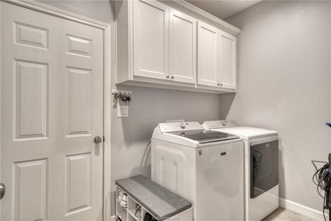 Tiny photo for 1104 Jennifer Street, Madisonville, TX 77864 (MLS # 26009346)