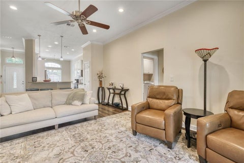 Tiny photo for 1104 Jennifer Street, Madisonville, TX 77864 (MLS # 26009346)