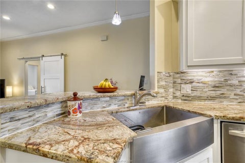 Tiny photo for 1104 Jennifer Street, Madisonville, TX 77864 (MLS # 26009346)