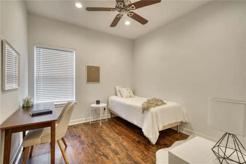 Tiny photo for 1104 Jennifer Street, Madisonville, TX 77864 (MLS # 26009346)