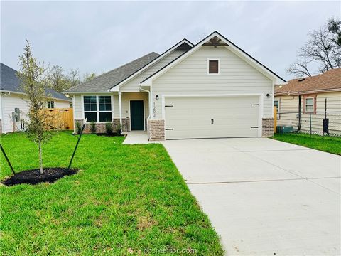 Photo of 1202 Suncrest Street, Bryan, TX 77803 (MLS # 26003036)