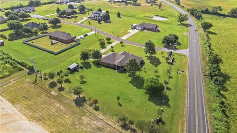 Tiny photo for 135 Apache Drive, Franklin, TX 77856 (MLS # 26009726)