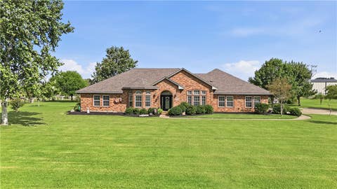 Photo of 135 Apache Drive, Franklin, TX 77856 (MLS # 26009726)