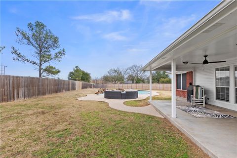 Tiny photo for 4012 Park Hurst Dr, Bryan, TX 77802 (MLS # 26001461)