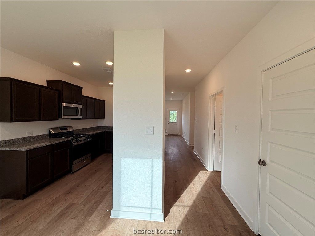 Photo of 114 Hejl Drive, Caldwell, TX 77836 (MLS # 26005270)