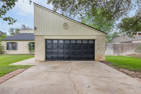 Tiny photo for 3803 Old Oaks Drive, Bryan, TX 77802 (MLS # 26004811)