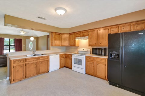 Tiny photo for 105 Ash Street, Madisonville, TX 77864 (MLS # 26012434)