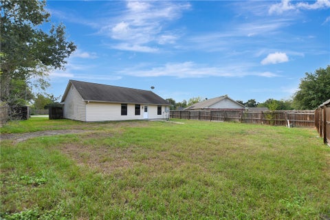 Tiny photo for 105 Ash Street, Madisonville, TX 77864 (MLS # 26012434)