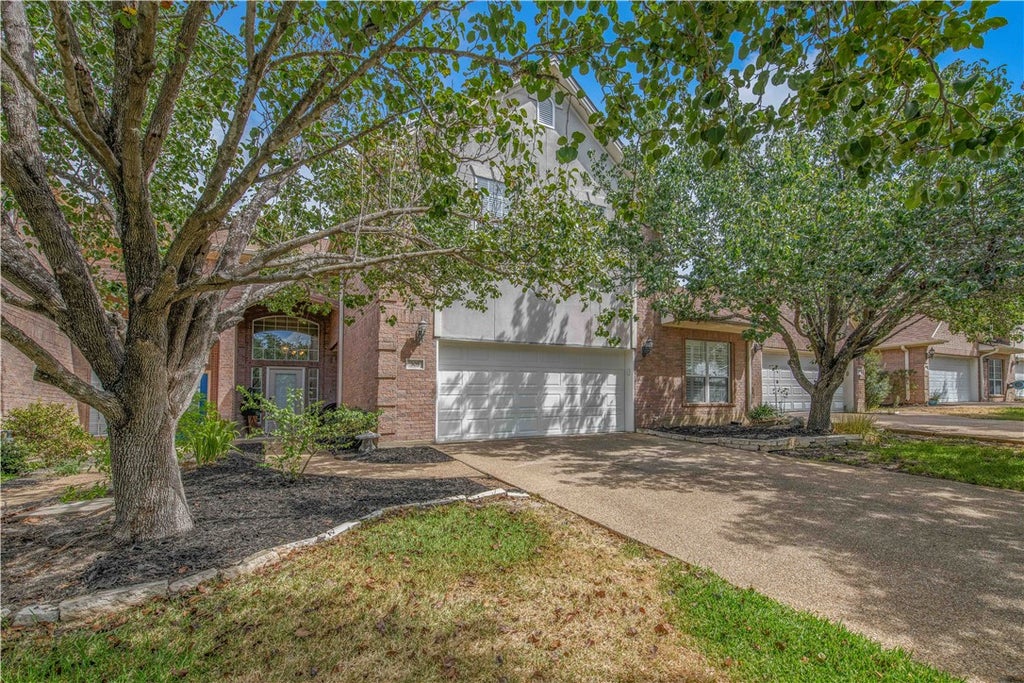 Photo of 305 Chimney Hill Drive, College Station, TX 77840 (MLS # 26010326)