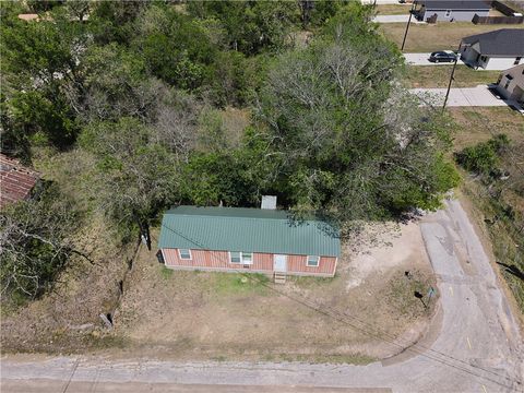 Photo of 1005 Peach Street, Caldwell, TX 77836 (MLS # 26004306)