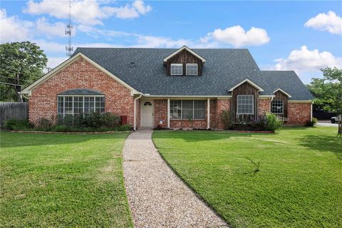 Photo of 3705 Carter Creek Parkway, Bryan, TX 77802 (MLS # 26006068)