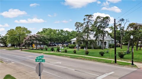 Tiny photo for 705 S Bryan Avenue, Bryan, TX 77803 (MLS # 26002560)