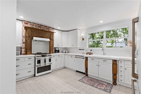 Tiny photo for 705 S Bryan Avenue, Bryan, TX 77803 (MLS # 26002560)