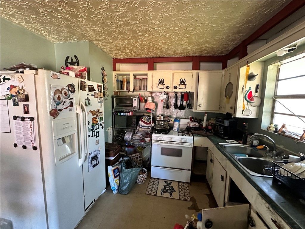 Photo of 11410 Red Hill Road, Hearne, TX 77859 (MLS # 25010813)