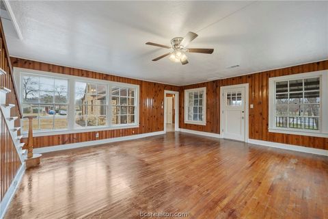 Tiny photo for 409 N Hutchins St, Bryan, TX 77803 (MLS # 26001694)