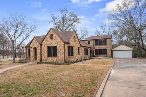 Tiny photo for 409 N Hutchins St, Bryan, TX 77803 (MLS # 26001694)