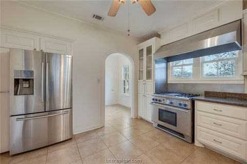 Tiny photo for 409 N Hutchins St, Bryan, TX 77803 (MLS # 26001694)