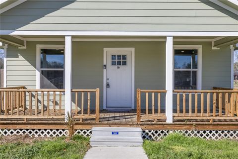 16 Lenora Drive Hearne TX 77859