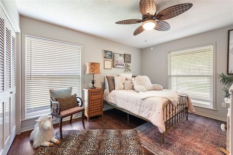 Tiny photo for 2512 Towering Oaks Drive, Bryan, TX 77802 (MLS # 26004039)