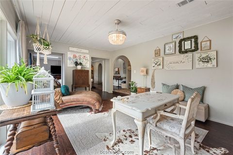 Tiny photo for 2512 Towering Oaks Drive, Bryan, TX 77802 (MLS # 26004039)