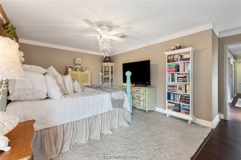 Tiny photo for 2512 Towering Oaks Drive, Bryan, TX 77802 (MLS # 26004039)