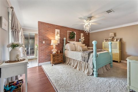 Tiny photo for 2512 Towering Oaks Drive, Bryan, TX 77802 (MLS # 26004039)