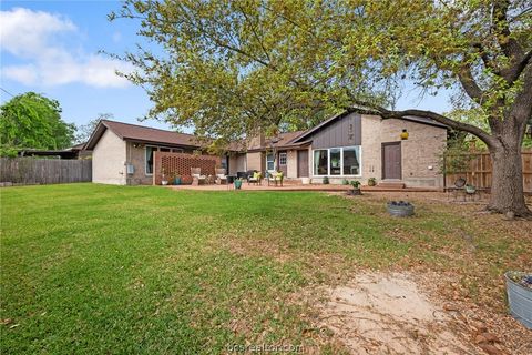 Tiny photo for 2512 Towering Oaks Drive, Bryan, TX 77802 (MLS # 26004039)