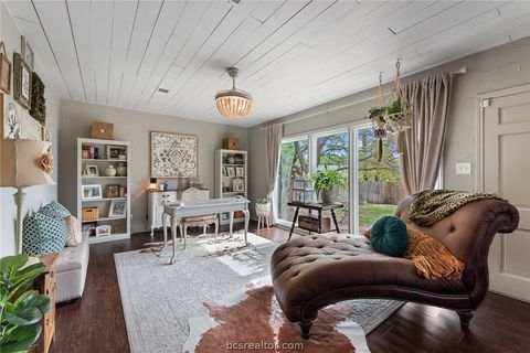 Tiny photo for 2512 Towering Oaks Drive, Bryan, TX 77802 (MLS # 26004039)