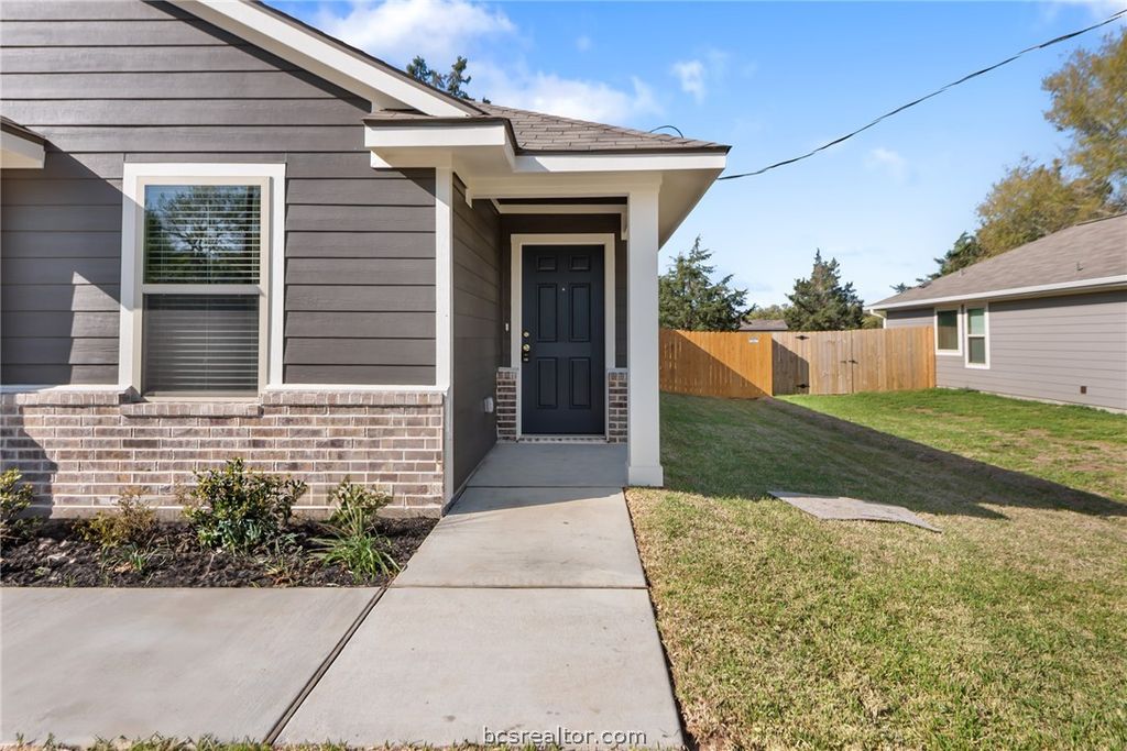 Photo of 1634 Lucky Street, Bryan, TX 77803 (MLS # 26006003)