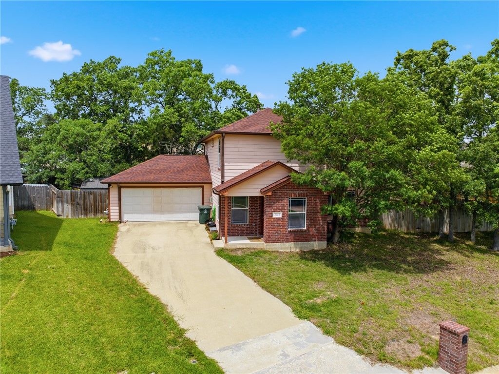 Photo of 2108 Miana Court, Bryan, TX 77807 (MLS # 26004724)
