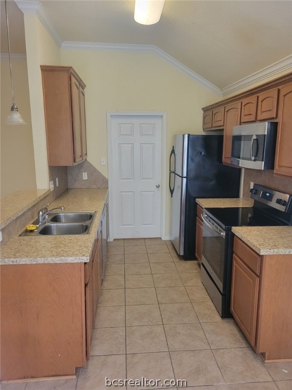 College Station, Texas 77845, United States, 4 Bedrooms Bedrooms, ,2 BathroomsBathrooms,Residential,Pending,55799
