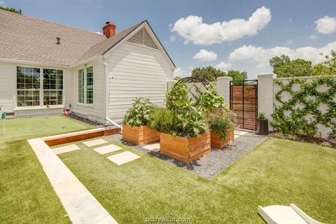 Tiny photo for 502 Brookside Drive E, Bryan, TX 77801 (MLS # 26006101)