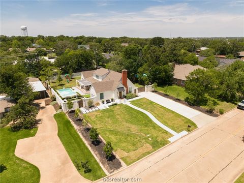 Tiny photo for 502 Brookside Drive E, Bryan, TX 77801 (MLS # 26006101)