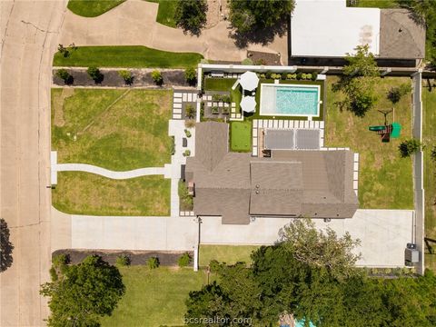 Tiny photo for 502 Brookside Drive E, Bryan, TX 77801 (MLS # 26006101)