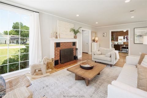Tiny photo for 502 Brookside Drive E, Bryan, TX 77801 (MLS # 26006101)
