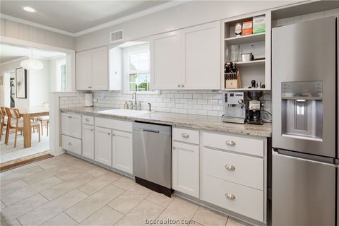 Tiny photo for 502 Brookside Drive E, Bryan, TX 77801 (MLS # 26006101)