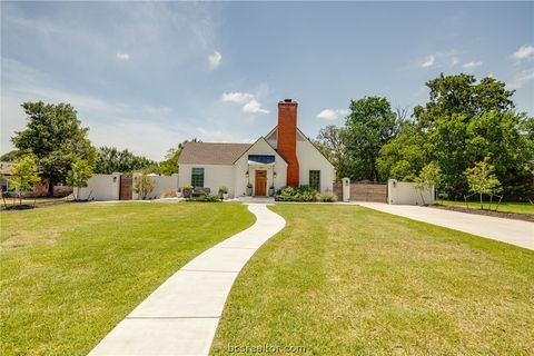 Tiny photo for 502 Brookside Drive E, Bryan, TX 77801 (MLS # 26006101)