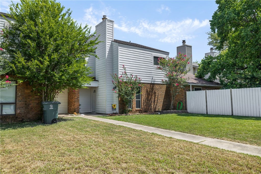 Photo of 910 Navidad Street, Bryan, TX 77801 (MLS # 26009070)