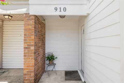 Tiny photo for 910 Navidad Street, Bryan, TX 77801 (MLS # 26009070)